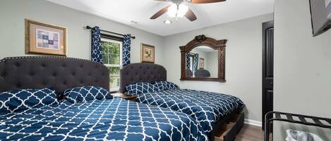 2 soverom, strykejern/-brett, reiseseng for barn og wi-fi