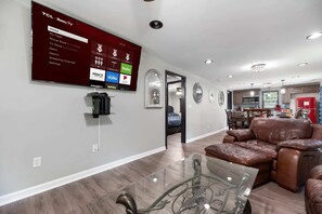 Interior - Riverside Cottage in Mt. Holly- Quiet & Comfy (Mount Holly)