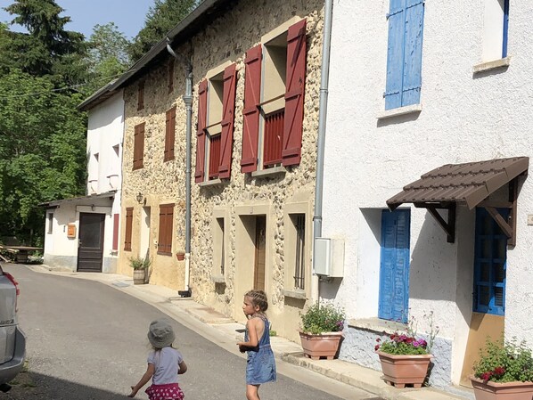 Exterior - Charming renovated village house Camurac Aude Ariège Ax Pyrenees*** resort view (Camurac)