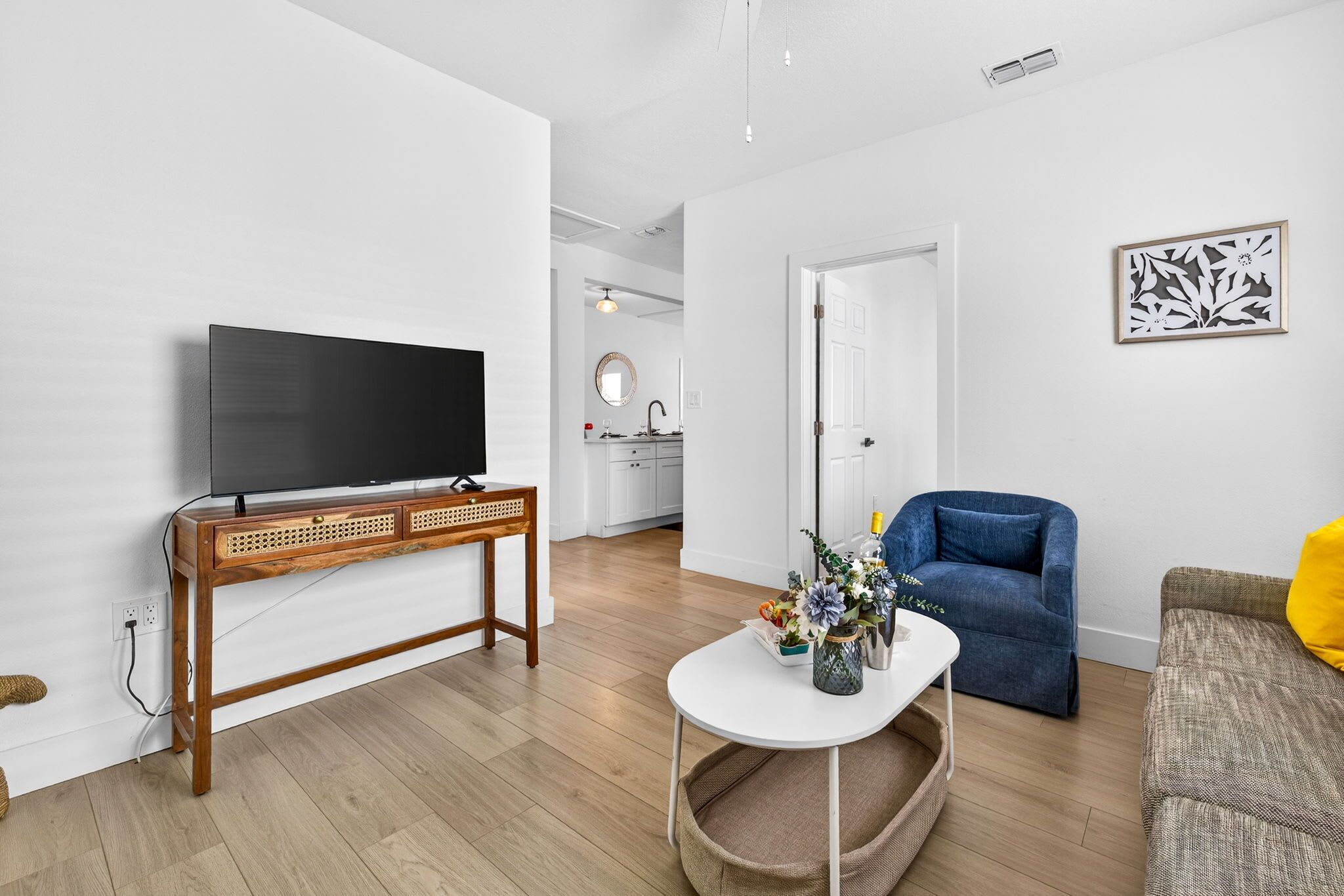 Smart TV, offices