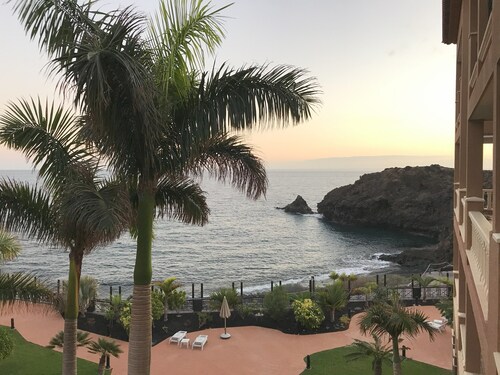 Luxury 1 bed sleep 2 in El Nautico Suites, Golf del Sur, Tenerife