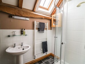 Cottage | Bathroom