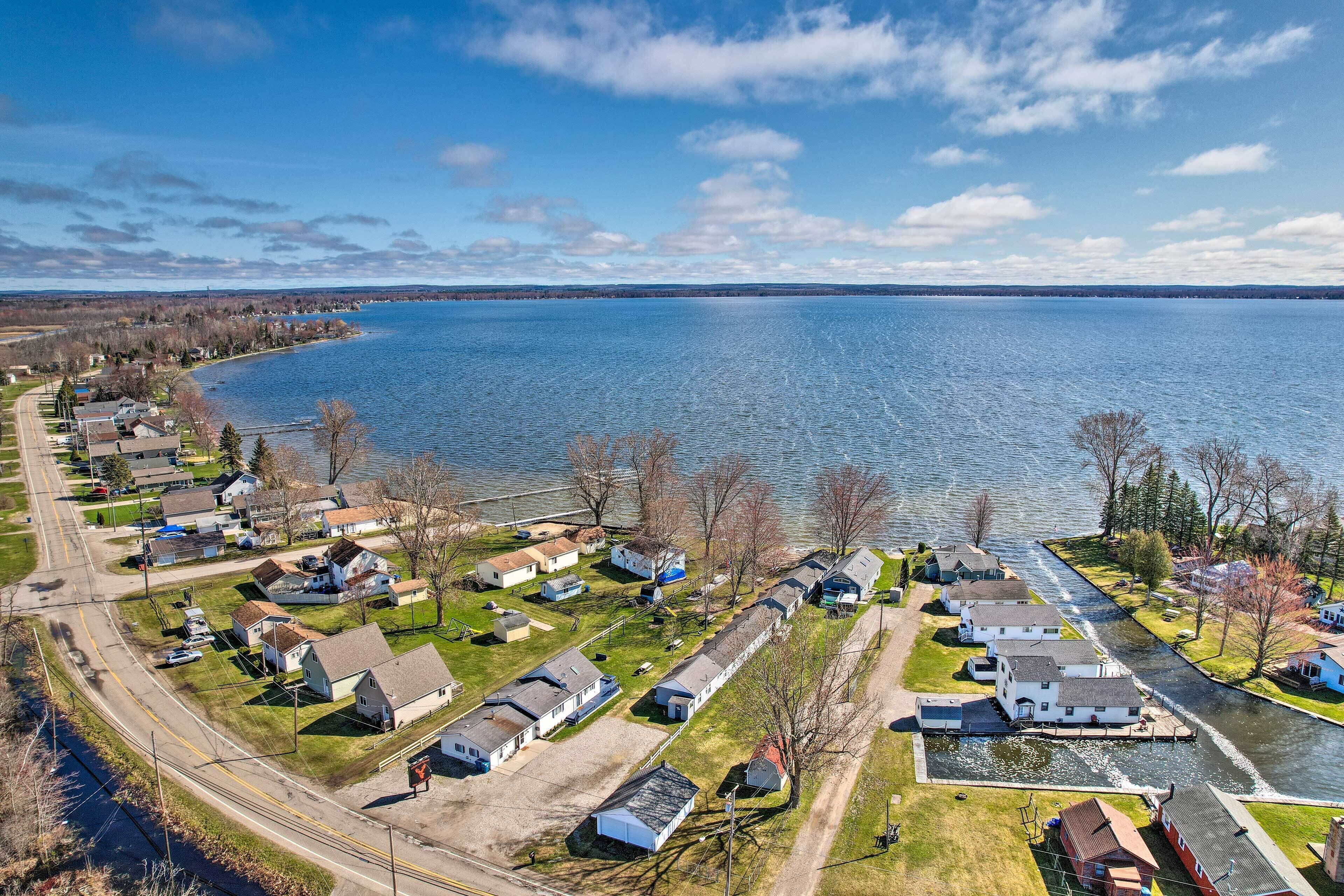NEW! Large Resort Cabin: Steps to the Lake! in Houghton Lake, United States