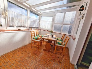 Unclassified image, 3 of 35, button - Vacation apartment at Schöningen Castle (Schöningen)