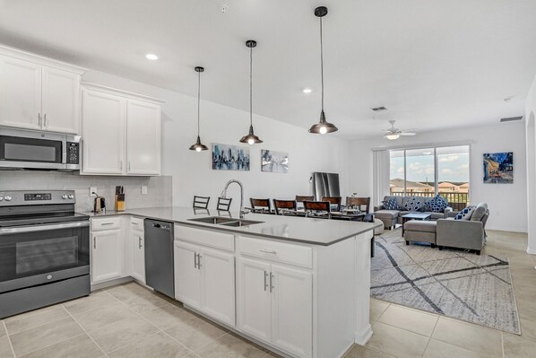 Fridge, microwave, oven, stovetop