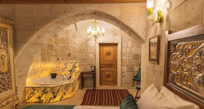 Solo Cave Suites