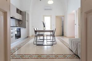 Appartement de base | Cuisine privée | Vaisselle et ustensiles