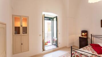 Appartamento Basic | 1 camera, ferro/asse da stiro, Wi-Fi gratuito