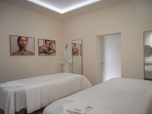 Behandelingskamers voor koppels, een stoombad, een Turks bad/hammam