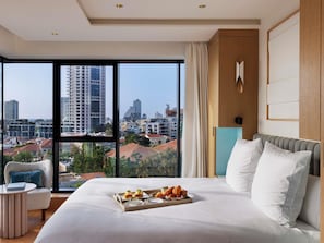 Kostenlose Minibar, Zimmersafe, Verdunkelungsvorhänge