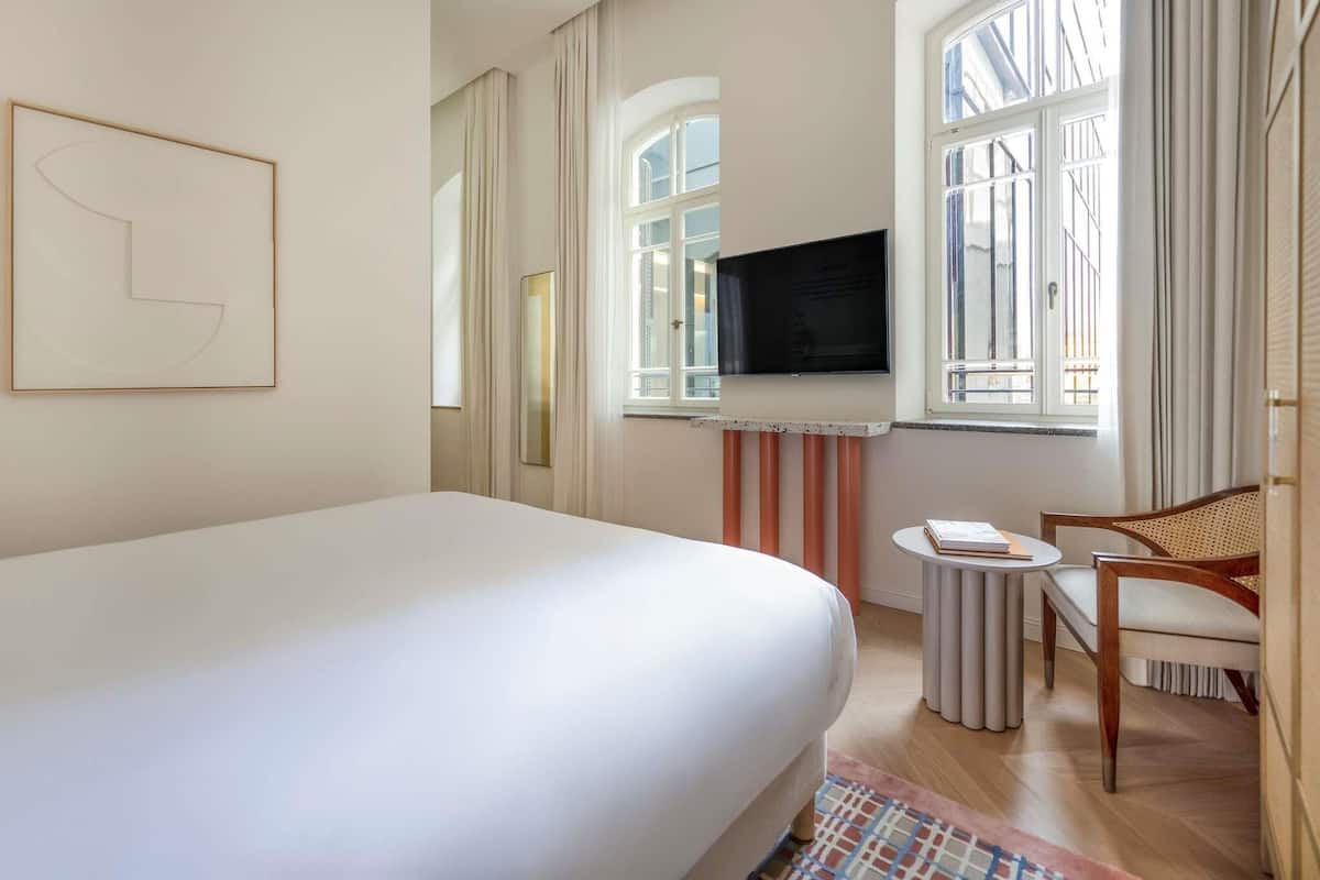 Superior Room, 1 King Bed
