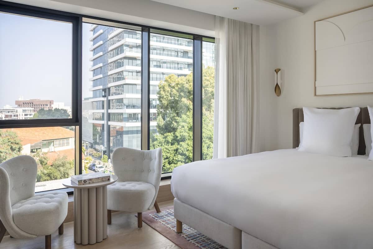 Superior Room, 1 King Bed | Free minibar, in-room safe, blackout drapes, soundproofing