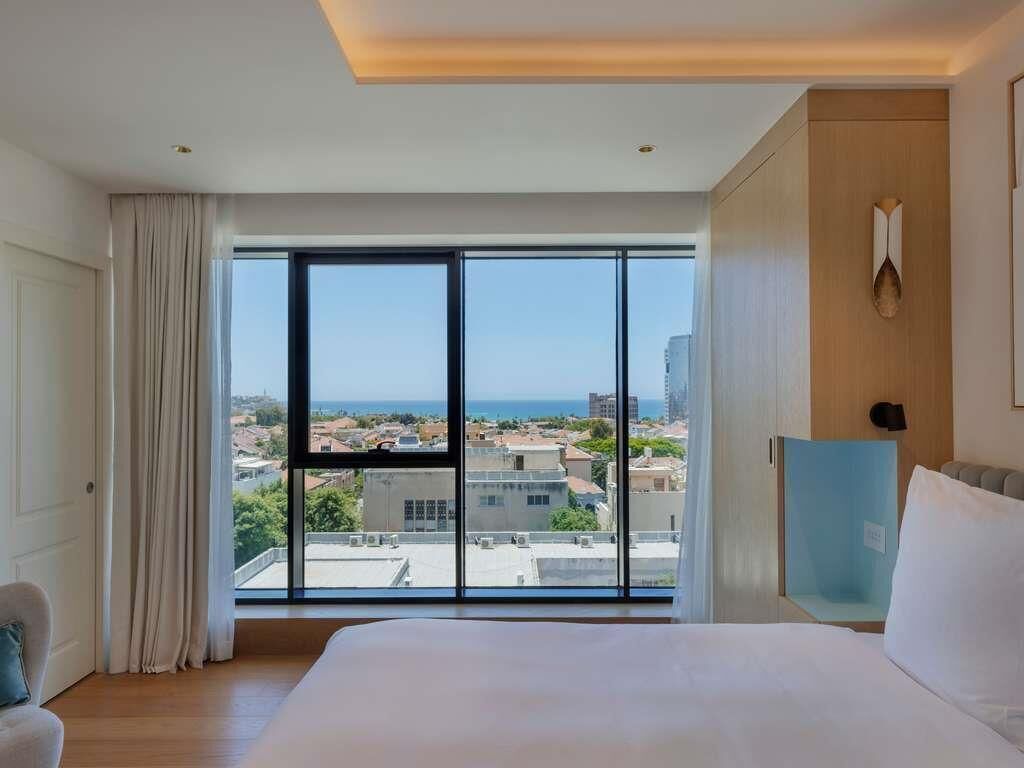 Free minibar, in-room safe, blackout curtains, soundproofing