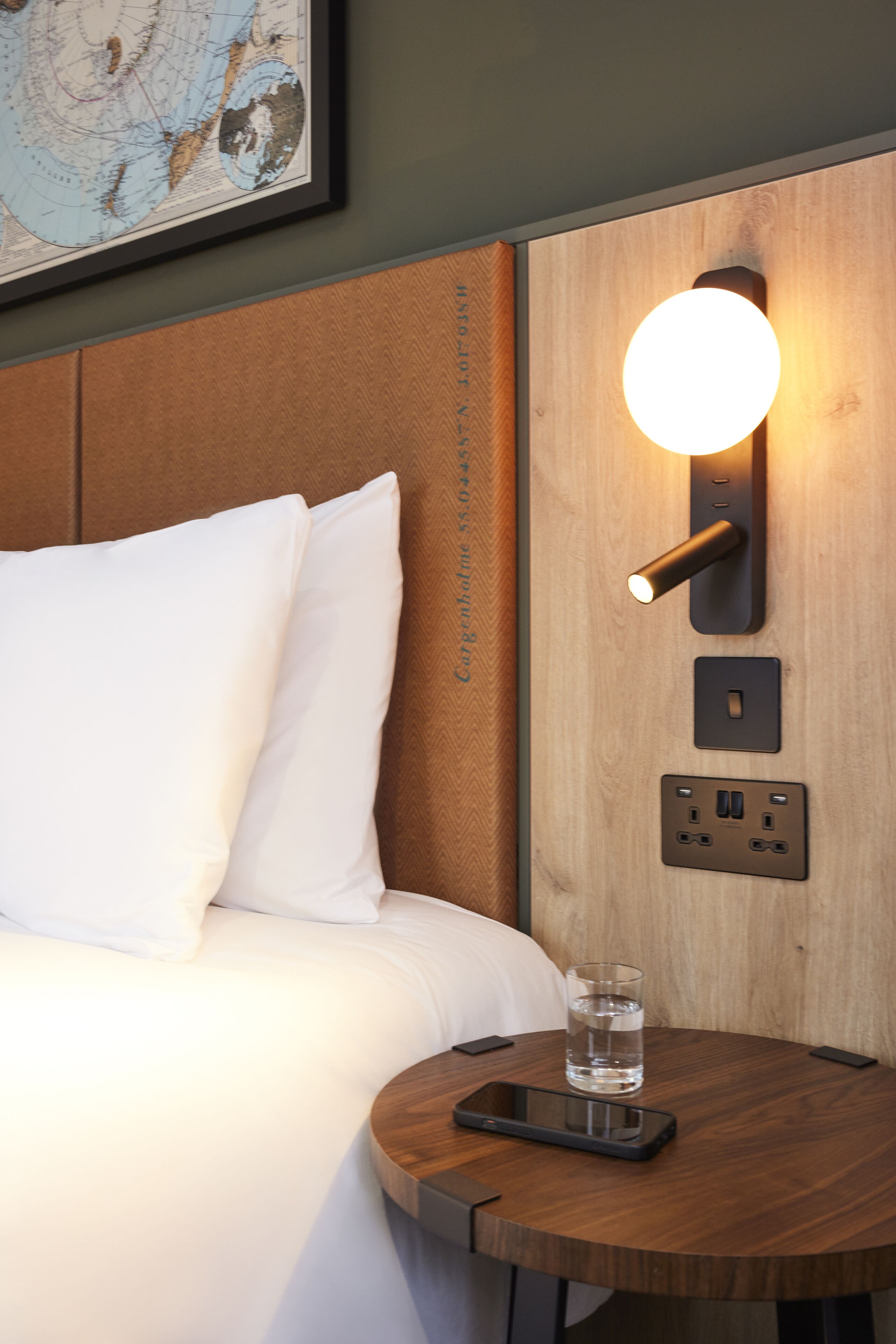 Standard Room, 1 King Bed | Desk, laptop workspace, free WiFi, bed sheets