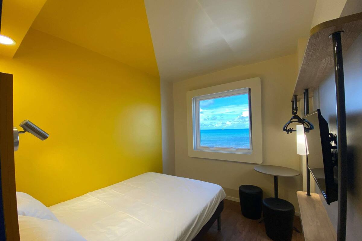 Superior Room, 1 Double Bed, Ocean View | Blackout drapes, soundproofing, WiFi (free), individually decorated