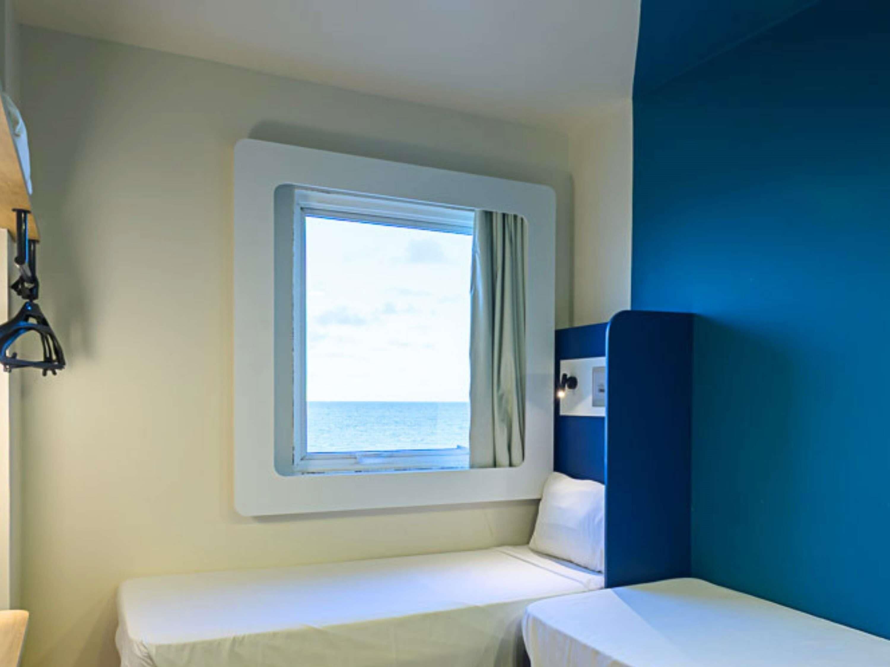 Superior kamer, 2 eenpersoonsbedden, uitzicht op zee | Individueel gedecoreerd, individueel gemeubileerd