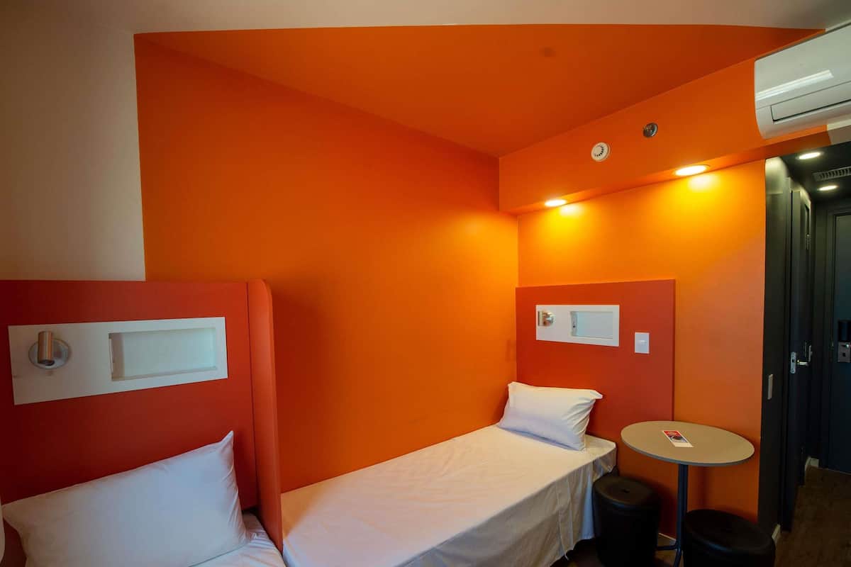 Standard Room, 2 Twin Beds | Individually decorated, individually furnished, blackout drapes