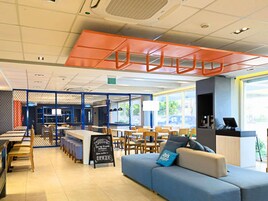 Bar (en el alojamiento)