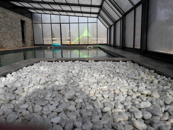Piscine intérieure, piscine chauffée