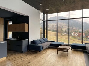Smart TV, fireplace, table football, ping pong - Escape to stunning views and private luxury. (Zázrivá)