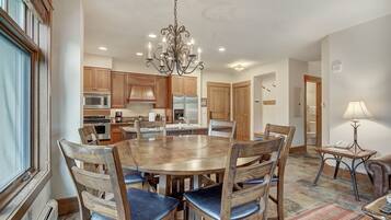 Condo, 2 Bedrooms | Dining