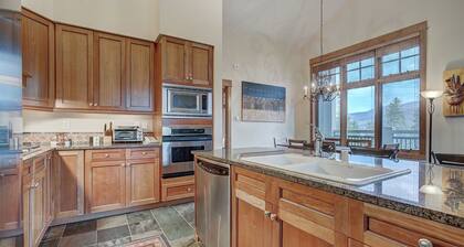 No Cleaning Fees, Luxurious 3 Br In River Run Village Featuring Ski In,ski Out 3 Bedroom Condo by RedAwning