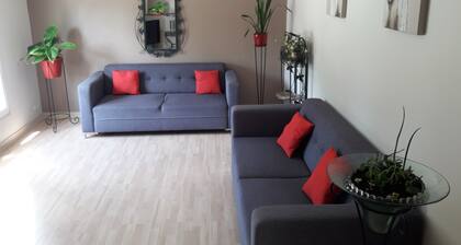 Ideal for relaxing, visiting the marshes, overlooking the pool, gardens, boating, cycling...