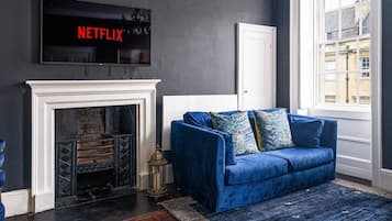 Télévision, cheminée