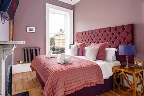 1 bedroom, iron/ironing board, WiFi, bed sheets - Darcy's View – super stylish stay in city centre (Bath)
