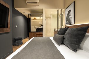 Habitación S Estándar | Ropa de cama de alta calidad, caja fuerte, cortinas opacas y wifi gratis