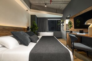 Royal Room | Premium bedding, in-room safe, blackout drapes, free WiFi