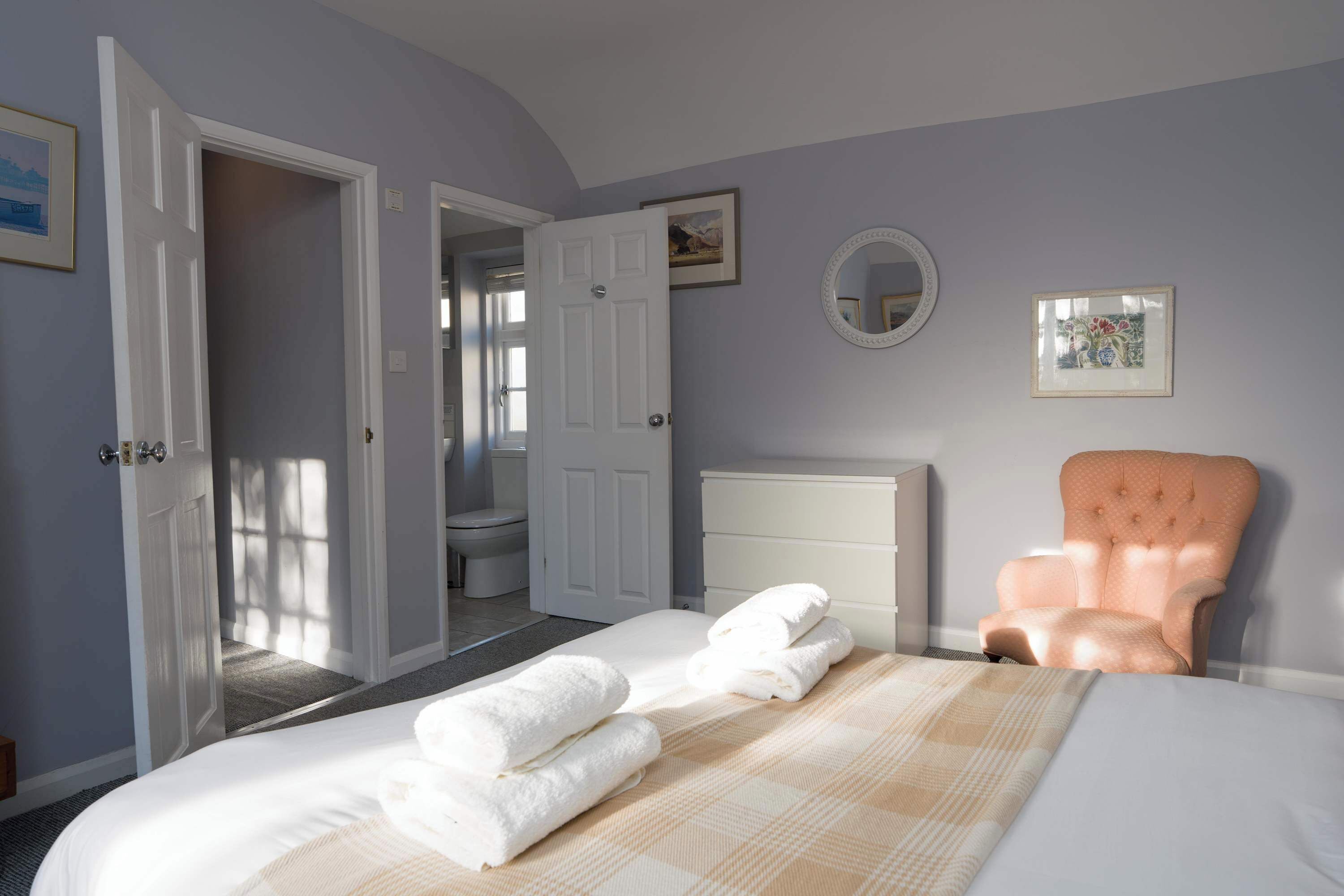 3 chambres, fer et planche à repasser, lit parapluie, Wi-Fi