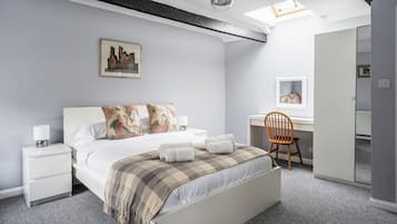 3 bedrooms, iron/ironing board, travel crib, WiFi