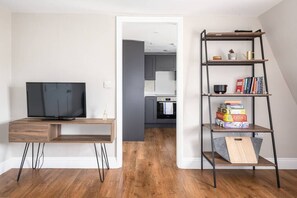 Interior - Jardine’s Lookout – Milsom Street 2-bed apartment (Bath)