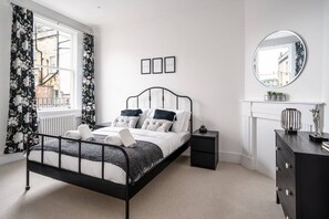 熨斗/熨衫板、Wi-Fi、床單