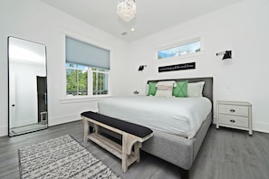 4 habitaciones, escritorio, tabla de planchar con plancha y wifi gratis