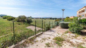 Property grounds - Beautiful Studio With Terrace   Near The Sea! (Carqueiranne)