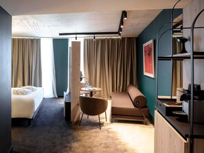 Junior Suite, 1 King Bed with Sofa bed (Lounge)