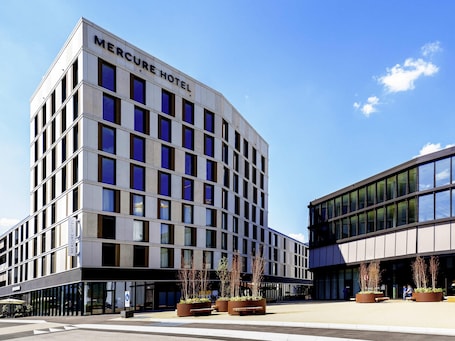 Außenbereich. Mercure Hotel Delémont