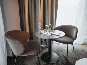 Privilege, Zimmer, 1 King-Bett | Minibar, individuell dekoriert, schallisolierte Zimmer, kostenloses WLAN