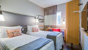 Habitación superior, 2 camas individuales | 1 habitación, insonorización, wifi gratis y ropa de cama