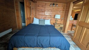 4 bedrooms, desk, iron/ironing board, WiFi