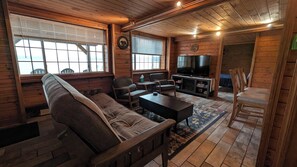 TV, offices - Newly renovated with hot tub and lake (Fife Lake)