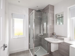 Cottage | Bathroom | Shower