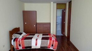 3 bedrooms, iron/ironing board, free WiFi, bed sheets - La Molina-Beautiful, large, clean 3 bedroom condo (Cercado de Lima)