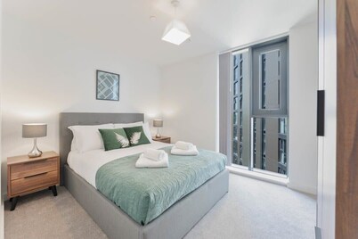 Contemporary 2 Bed Apartment in Central Birmingham