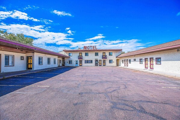 Exterior - Love Hotels Silver Street by OYO at Hurley WI (Hurley)