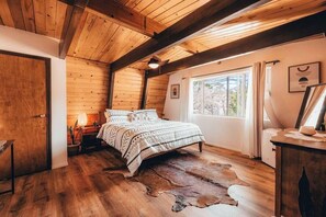 2 quartos, ferros/tábuas de passar roupa, Wi-Fi, roupa de cama