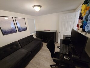 TV connectée, livres, écrans d'ordinateur, imprimantes