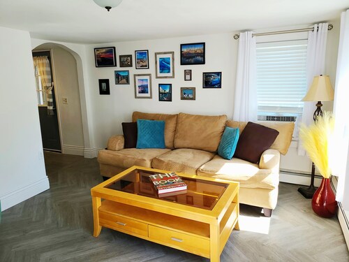 Cute Cozy Apartment in Historic New Bedford